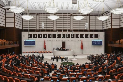 TBMM'de yoğun mesai başlıyor! Emekliye 5 bin lira ikramiye, KKM'de vergi istisnası, borç yapılandırma...