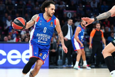 Anadolu Efes, Panathinaikos'u devirdi