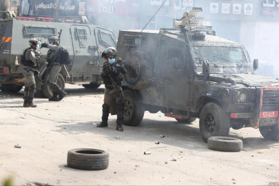 İsrail Kalendiya Mülteci Kampı'nda bir Filistinliyi öldürdü