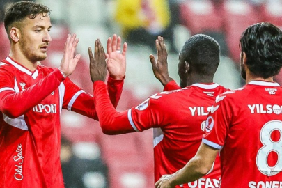 Samsunspor 3 golle tur biletini aldı