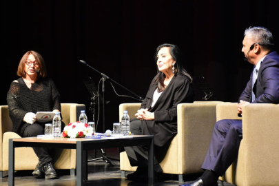 Türkan Şoray, 'kadın hakları' etkinliğinde konuştu: O zihniyet yavaş yavaş yıkılıyor