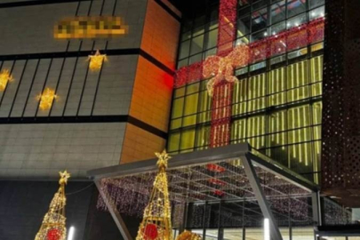 AVM'deki yılbaşı süsleri Rize'yi karıştırdı! Sosyal medyada gündem oldu: Açıklama geldi...