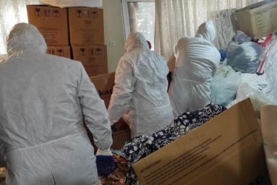 Ekipleri şoke eden olay! Evden 45 ton çöp çıktı