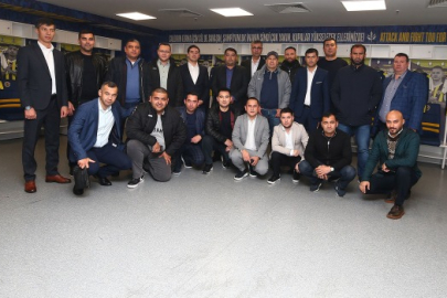 Özbekistan futbol heyetinden Fenerbahçe'ye ziyaret