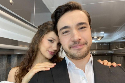 Burak Dakak tiyatro oyununda kaza geçirdi!