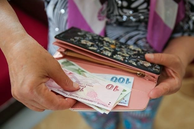 Emekli maaşına 3 formüllü zam planı! Kök aylığa kademeli artış...