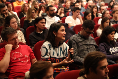 Bursa Nilüfer'de Zeki Demirkubuz ‘Hayat’ı anlatıldı