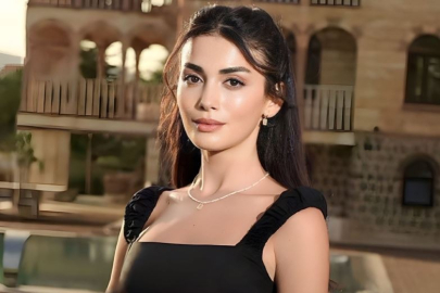 Özge Yağız süper mini elbisesiyle poz verdi!