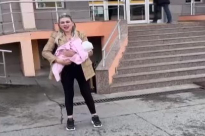 'Donsuz Kelly', 'Laz kızı', yatak odasından canlı yayın derken sonunda bu da oldu! Sosyal medyadan paylaştılar...