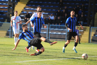 Karacabey bir puanı zor kurtardı