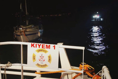 Aydın Kuşadası açıklarında sürüklenen teknedeki 2 kişi kurtarıldı