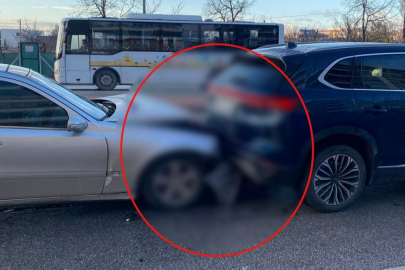 Görenler gözlerine inanamadı! Togg'a çarpan Mercedes...