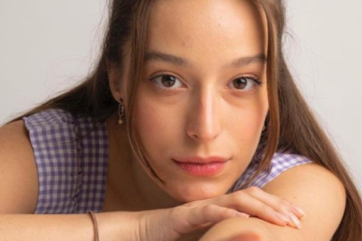 Kızılcık Şerbeti'nin Mihri'si Gizem Yanık güzelliğiyle büyüledi!