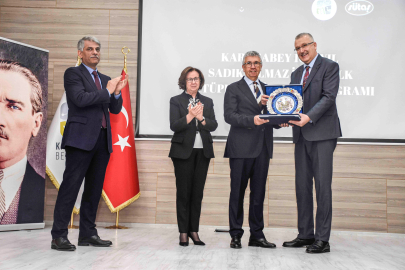 Bursa Karacabey’de 100. Yıl Sadık Yılmaz İlçe Halk Kütüphanesi hizmete açıldı