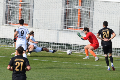 Nilüfer Belediye FSK 2023’ü 5 gollü galibiyetle kapattı