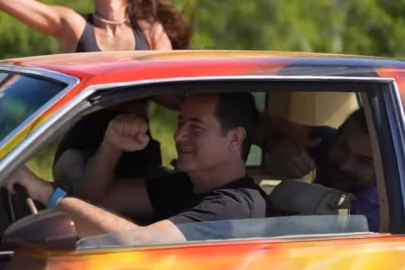 Acun Ilıcalı Survivor geleneğini bozmadı! Survivor 2024'ü zıplayan klasik otomobille açtı