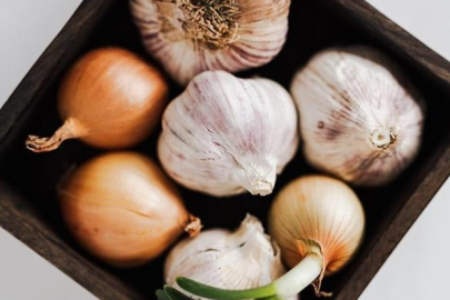 Soğan doğrarken gözler neden yaşarır? Bunu yaparsanız...