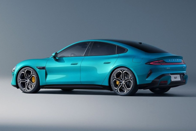 Xiaomi elektrikli otomobilini tanıttı