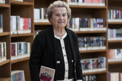 Türk edebiyatının "Mona Roza"sından itiraf: Keşke saklasaydım