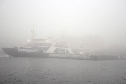 İstanbul Boğazı sis nedeniyle gemi trafiğine kapatıldı