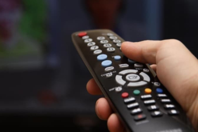 Bu akşam TV'de hangi dizi, film ve programlar var? Kanal D, ATV, TRT 1, Show TV, Star TV, Fox TV, TV8 kanal yayın akışı listesi...