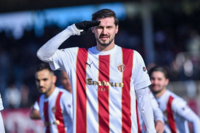 İnegölspor’dan şehitlerimize saygı duruşu