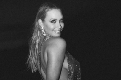 Eski yetişkin film yıldızı Mia Malkova transparan elbisesiyle kendisini prensese benzetti!