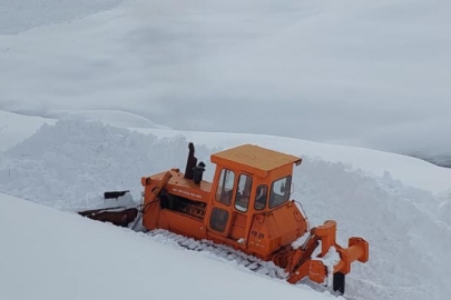 Hakkari'de kar kalınlığı 5 metreyi buldu