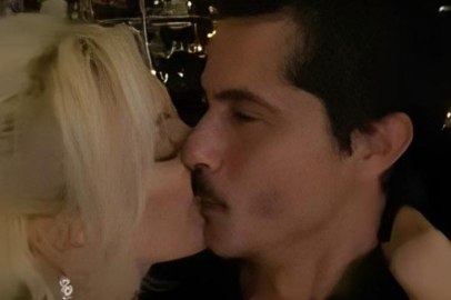 İsmail Hacıoğlu Cem Karaca'nın Gözyaşları galasına eski eşiyle geldi!