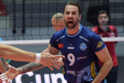Arkas Spor geriden geldi