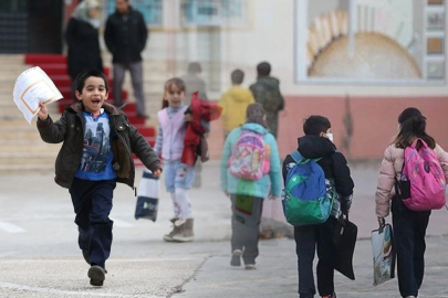 15 tatil uzadı mı? Okulların ne zaman açılacağı belli oldu
