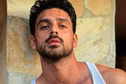 Michele Morrone nişanlısının iç çamaşırlı pozlarını paylaştı