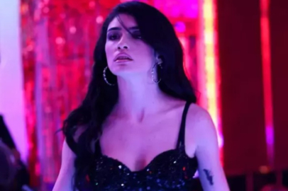 İnci Taneleri'nin Dilber'i Hazar Ergüçlü yeni dansıyla yine sosyal medyayı salladı!