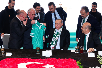 Bursaspor Başkanı Bür’ün, Cumhurbaşkanı Erdoğan’la görüşmesi heyecan oluşturdu