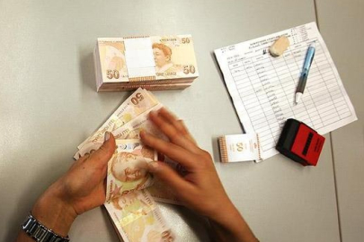 Emeklilerin bayram ikramiyesi artıyor! 3 bin TL mi, 5 bin TL mi derken 15 bin lira için talepte bulundular