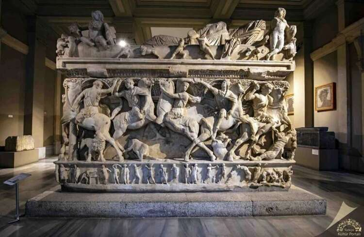 TÜRKİYE'DE GÖRÜLMESİ GEREKEN LAHİTLER