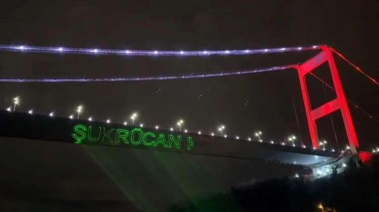 KÖPRÜYE LAZERLE “GEREĞİ YAPILACAKTIR” YAZDILAR