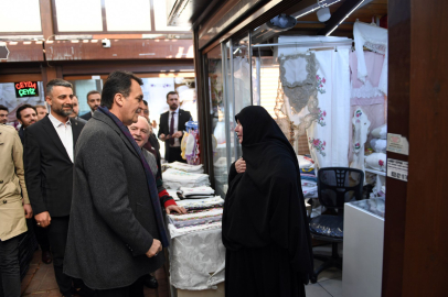 Bursa'da Nilüfer Köylü Pazarı'nda Dündar'a büyük ilgi