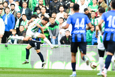 YİNE OLMADI | Bursaspor evinde Beyoğlu Yeni Çarşı ile berabere kaldı...