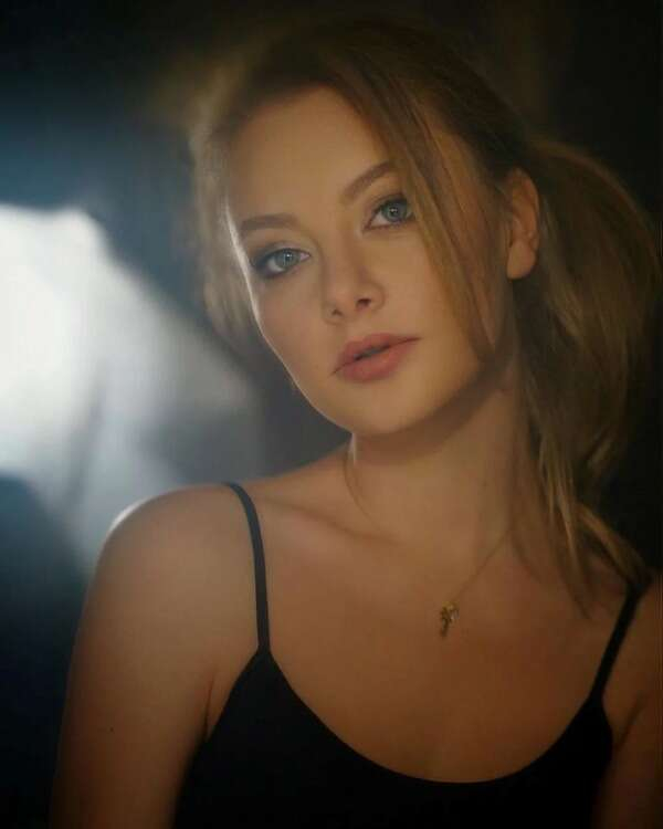 "O DİZİDE ÇOĞUNLUKLA MAKYAJSIZIM"