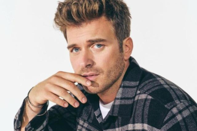 Kıvanç Tatlıtuğ bıyık bıraktı, imaj tazeledi!