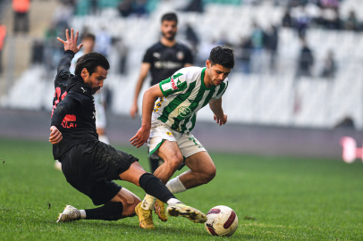 Kimse Bursaspor'a çare olamadı!  2 yönetim, 4 teknik adam, 32 futbolcu...