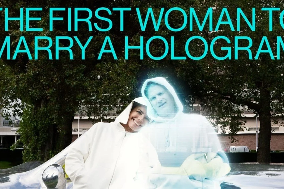 Performans sanatçısı kadın yapay zeka hologramıyla evlenecek