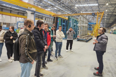 22 MYO öğrencisi Şişecam’ın Bursa Yenişehir’deki&nbsp;fabrikalarında staja başlıyor
