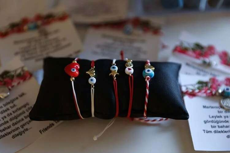 MARTENİÇKA İPLERİNİN ANLAMI NE?