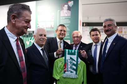 Özgür Özel, Bursaspor Başkanı Sinan Bür’le görüştü