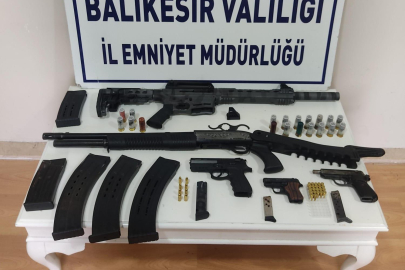 Balıkesir’de polisten eve baskın: Cephanelik çıktı