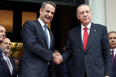 Erdoğan, Yunanistan Başbakanı Miçotakis ile görüştü