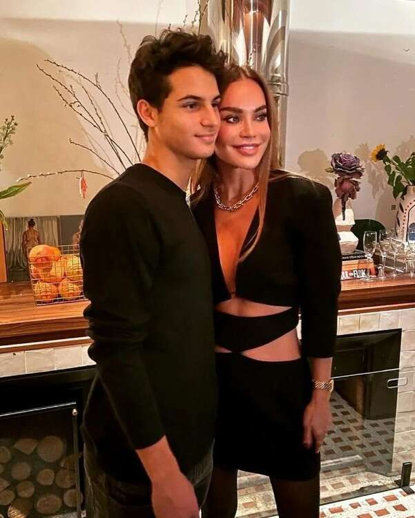 DEMET ŞENER VE EBRU AKEL'DEN YORUM