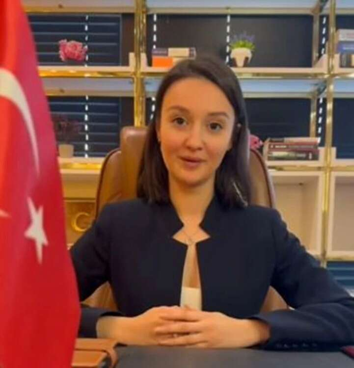 GENÇ KADIN ADAYDAN “60 MEGA PROJE” VAADİ